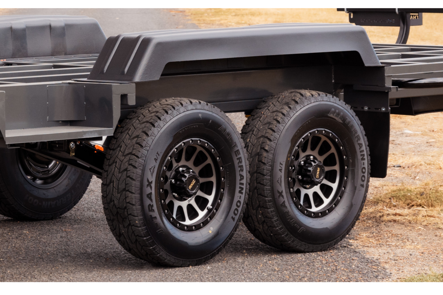 Roadking Chassis 16" Ammo Rim – Black